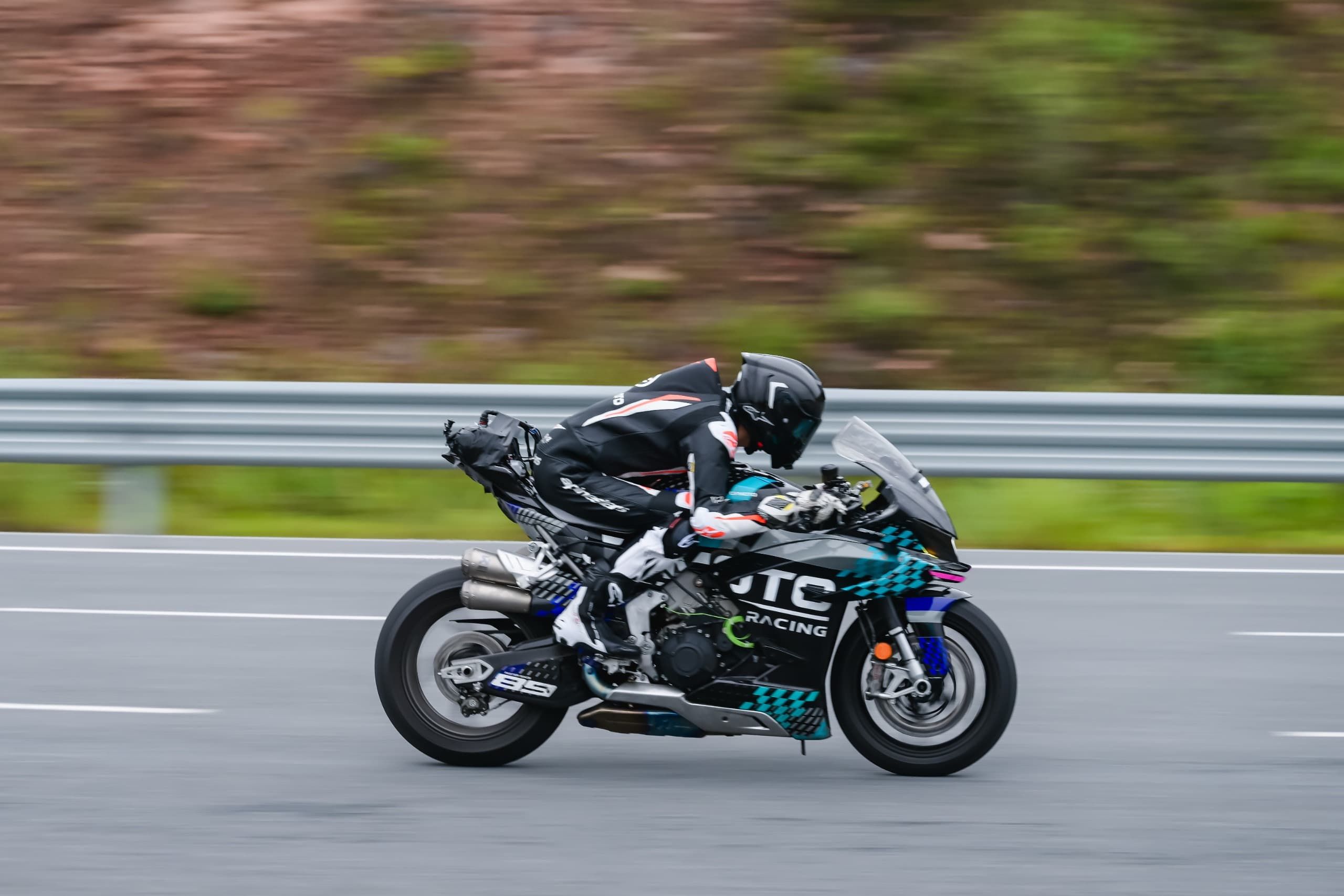 The CFMOTO 1000SR-RR in its element