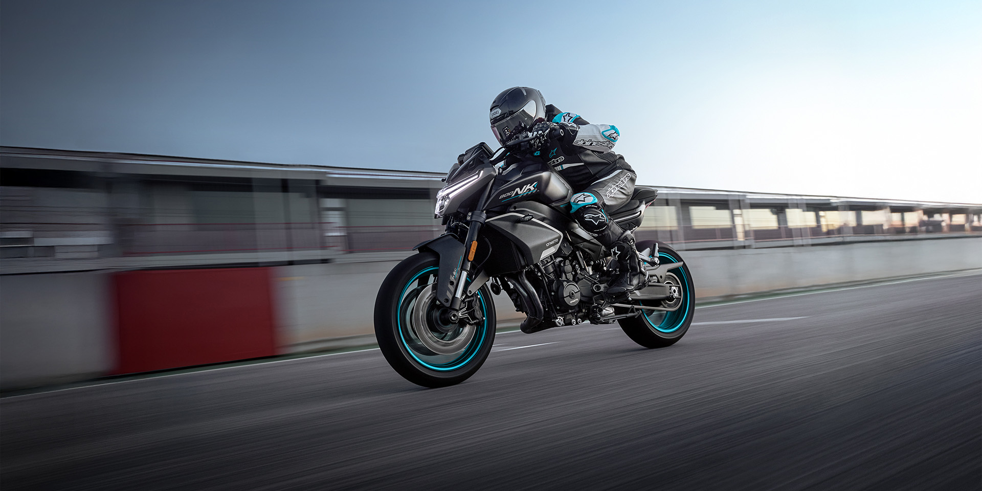 The CFMOTO 800NK in its element